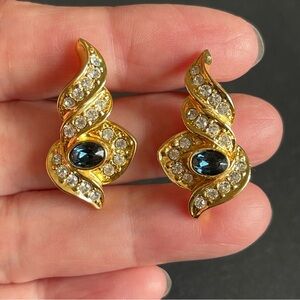 Elegant  blue & clear rhinestone Earrings.